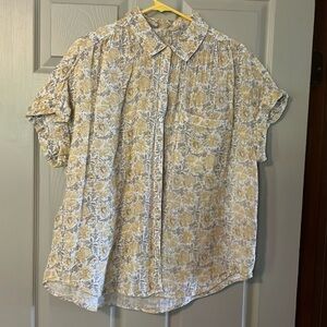 Style & Co short sleeve feminine yellow and gray floral gauze blouse